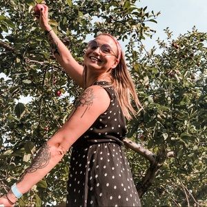 ✨ 4/30 ✨ Vintage Hi-Lo Dress